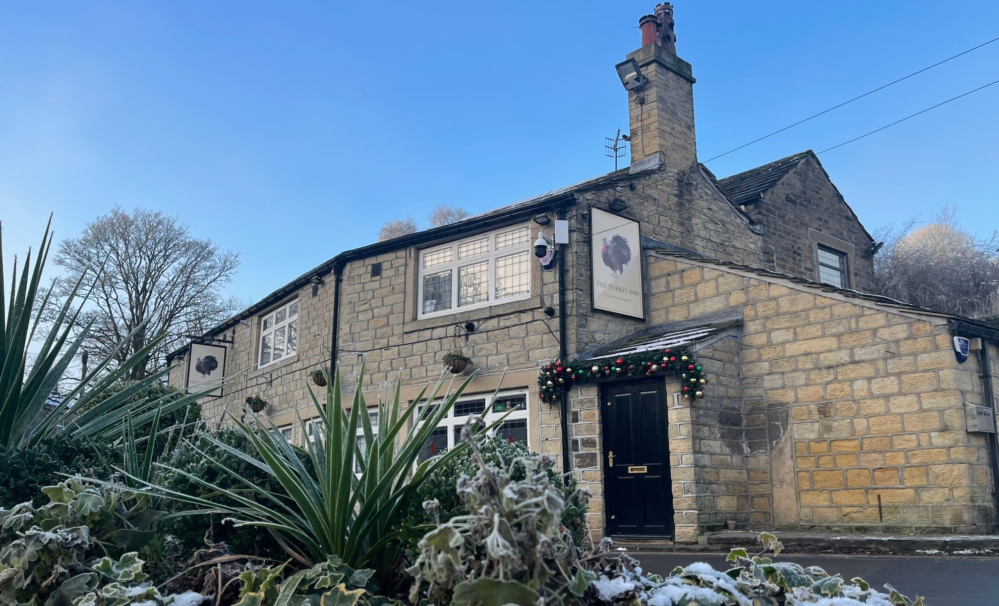 Goose Eye pub raising funds for community defibrillator - Vimarsana News